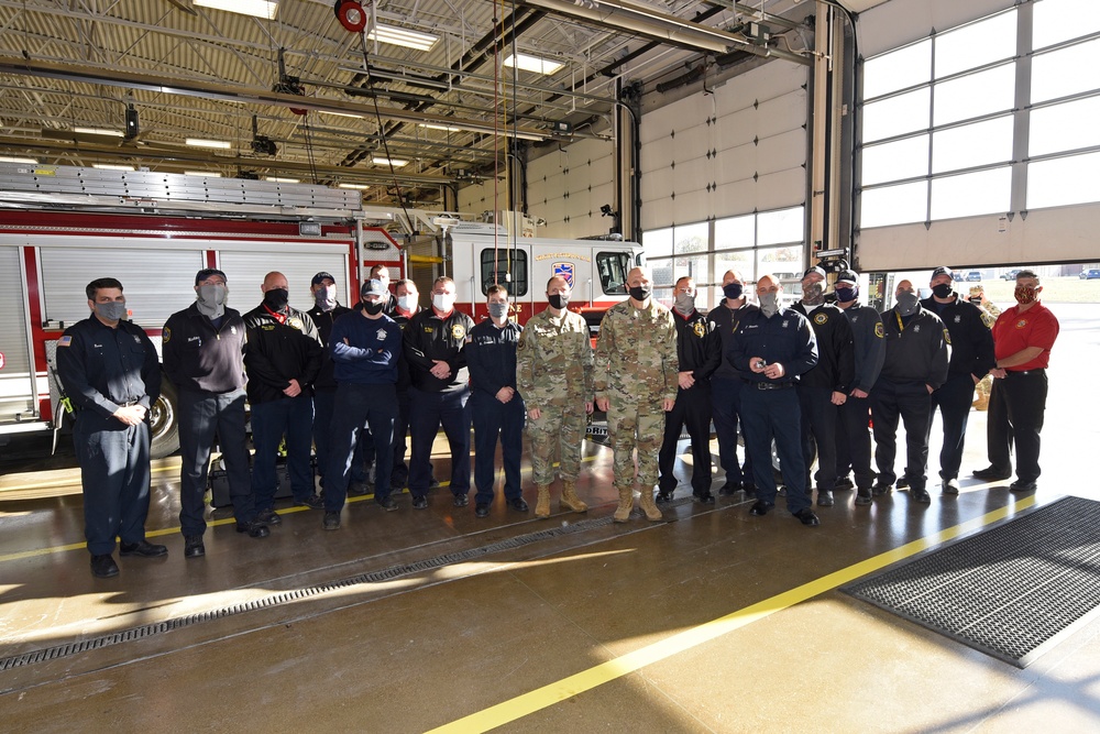 Gen. Bunch Tours the 88th ABW