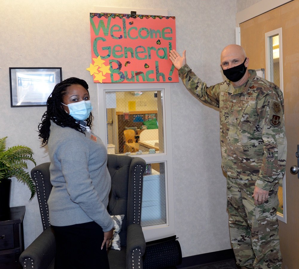 Gen. Bunch Tours the 88th ABW