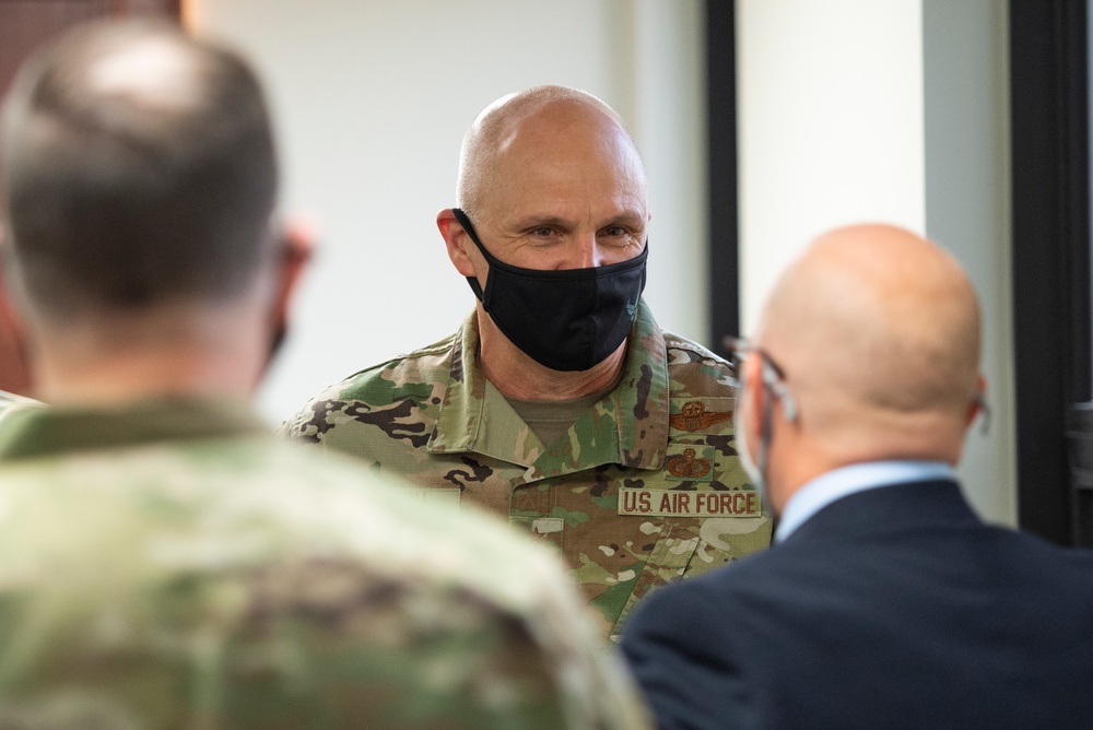 Gen. Bunch Tours the 88th ABW