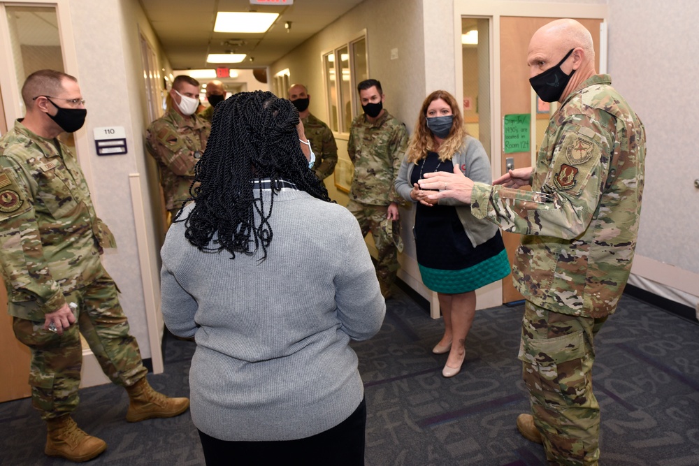 Gen. Bunch Tours the 88th ABW