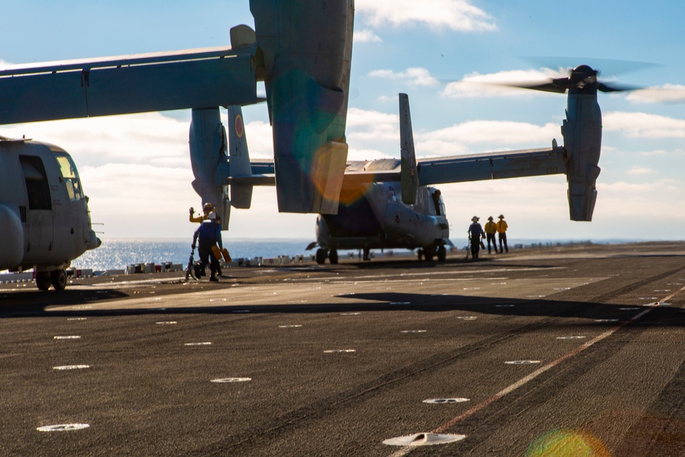 15th MEU forward command element departs USS Makin Island for training