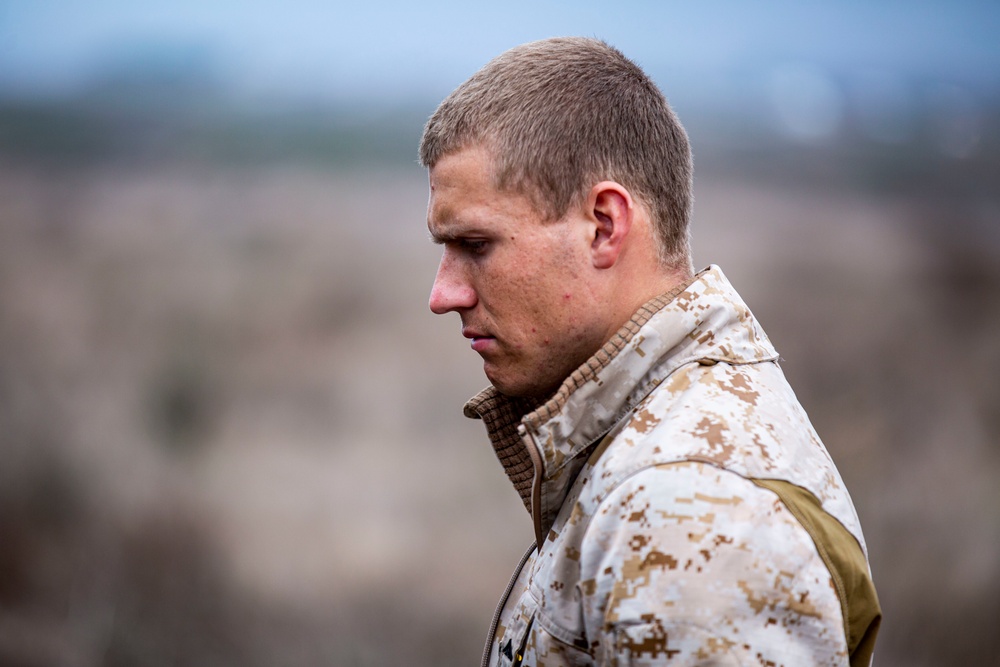 15th MEU LAR Marines refuel light armored vehicles