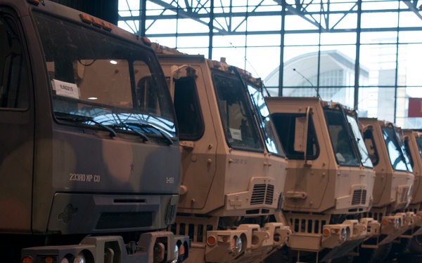 IL Guard Stands Ready In The Heart of Chicago