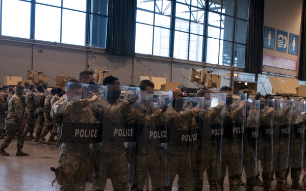 IL Guard Stands Ready In The Heart of Chicago