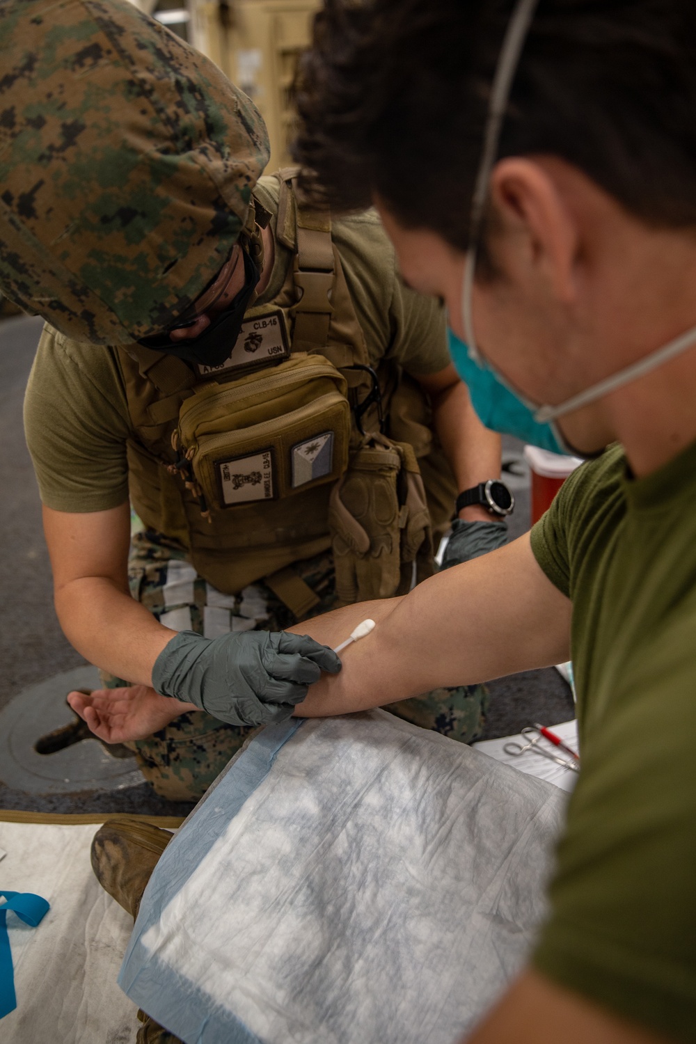 15th MEU Marines, Sailors conduct Valkyrie emergency fresh whole blood transfusion training aboard USS Somerset