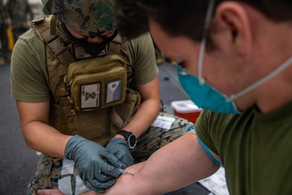 15th MEU Marines, Sailors conduct Valkyrie emergency fresh whole blood transfusion training aboard USS Somerset