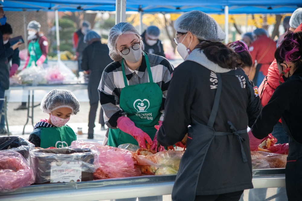 Love, friendship emphasized at kimchi making event
