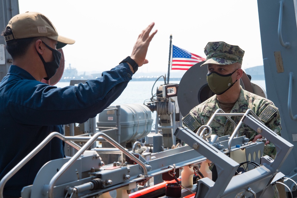 Master Chief Petty Officer of the Navy Visits U.S. 5th Fleet