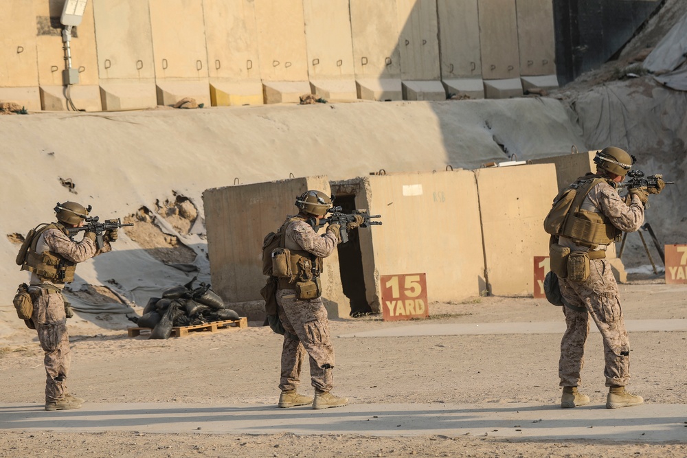 SPMAGTF-CR-CC : Combat Marksmanship Training