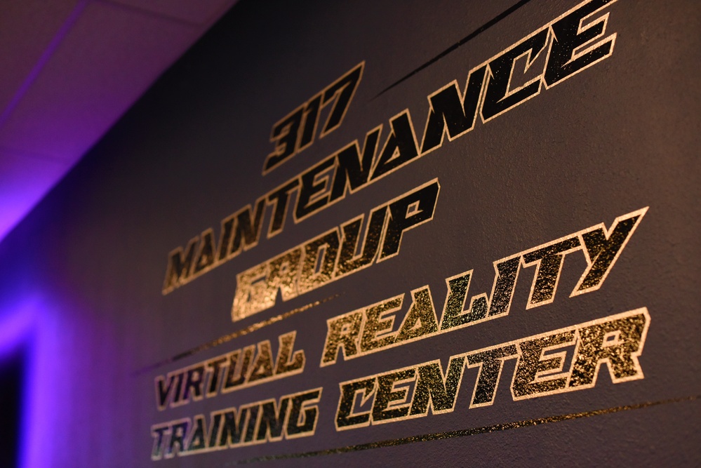 317th Airlift Wing enhances training with VR systems