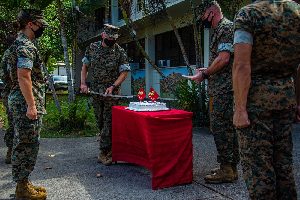 3rd Marine Regiment: Cutting the cake