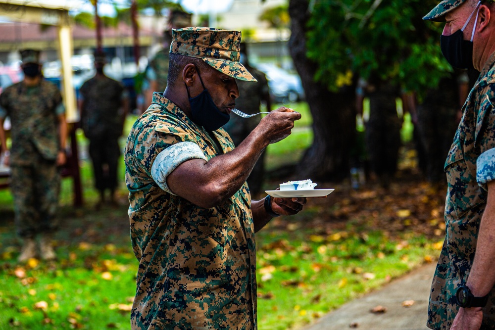 3rd Marine Regiment: Cutting the cake