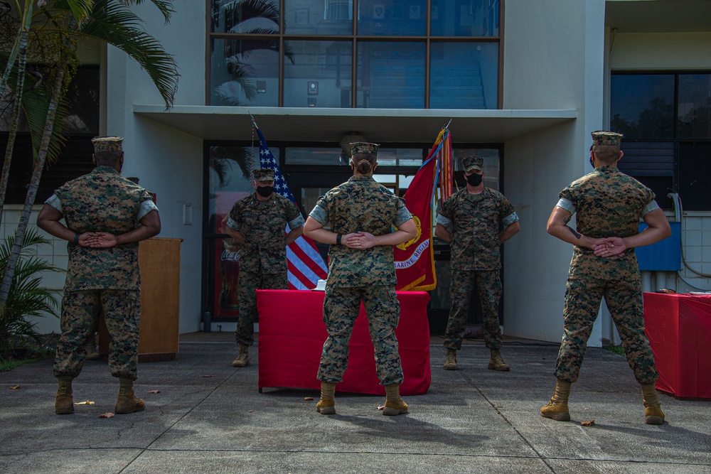 3rd Marine Regiment: Cutting the cake