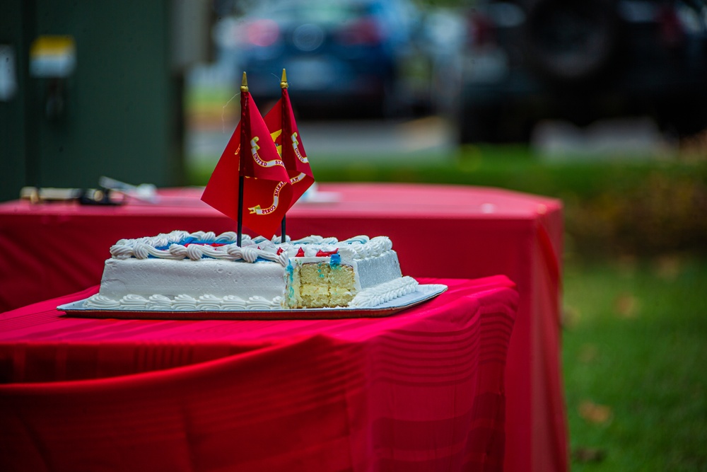 3rd Marine Regiment: Cutting the cake