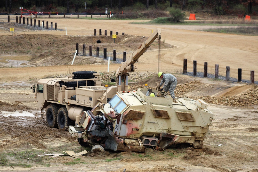 Fort McCoy RTS-Maintenance holds first vehicle recovery operations course for fiscal year 2021