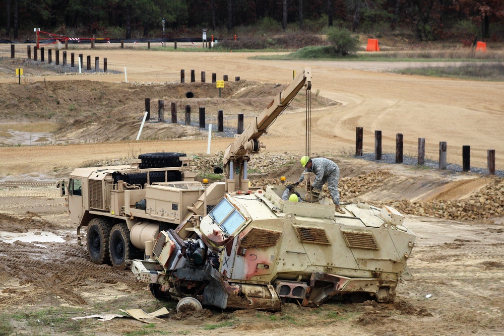 Fort McCoy RTS-Maintenance holds first vehicle recovery operations course for fiscal year 2021