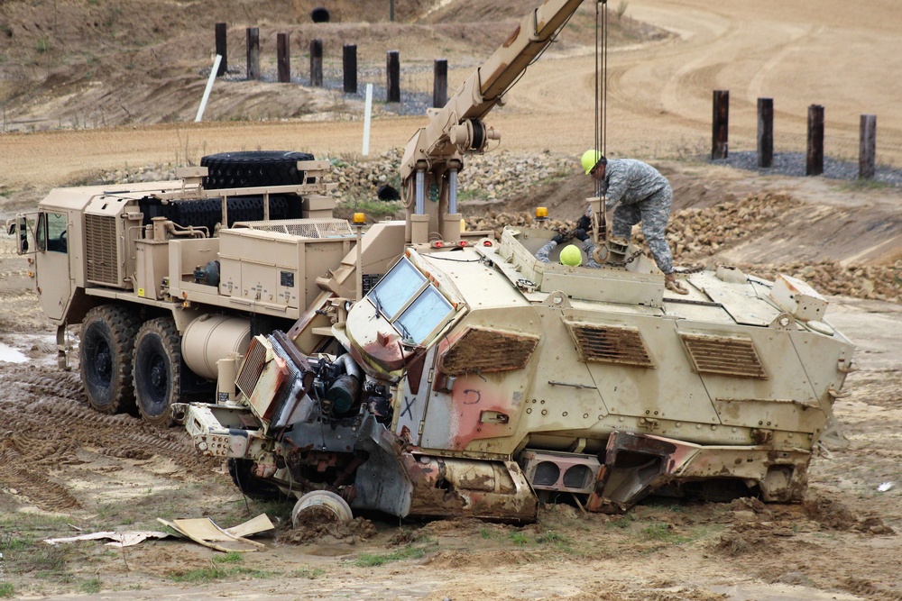 Fort McCoy RTS-Maintenance holds first vehicle recovery operations course for fiscal year 2021