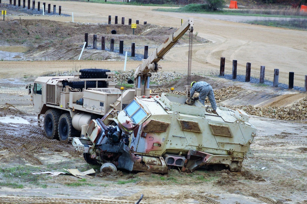 Fort McCoy RTS-Maintenance holds first vehicle recovery operations course for fiscal year 2021