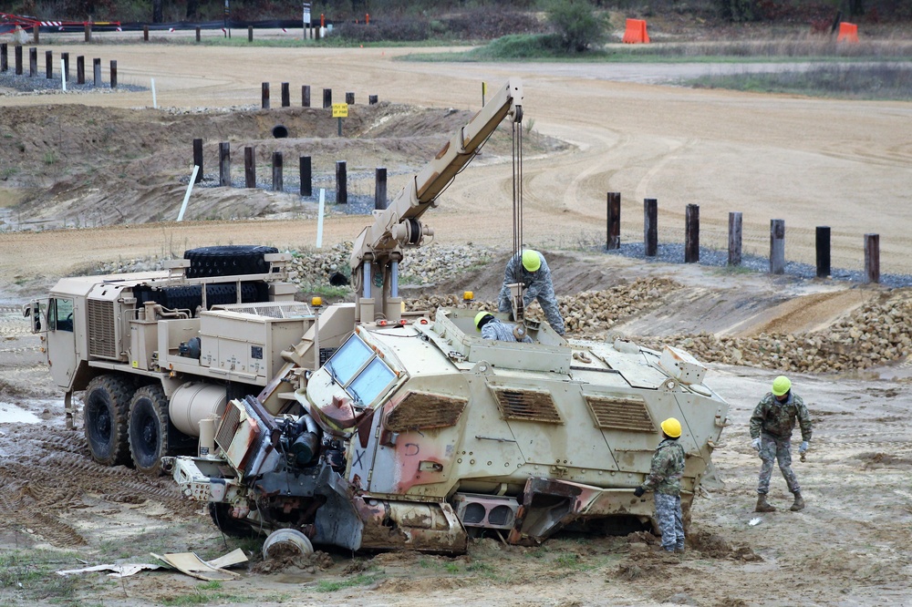 Fort McCoy RTS-Maintenance holds first vehicle recovery operations course for fiscal year 2021