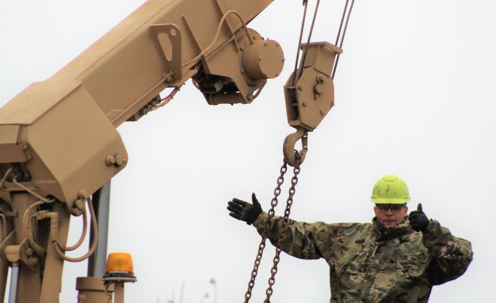 Fort McCoy RTS-Maintenance holds first vehicle recovery operations course for fiscal year 2021