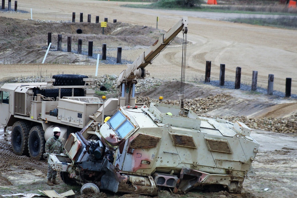 Fort McCoy RTS-Maintenance holds first vehicle recovery operations course for fiscal year 2021