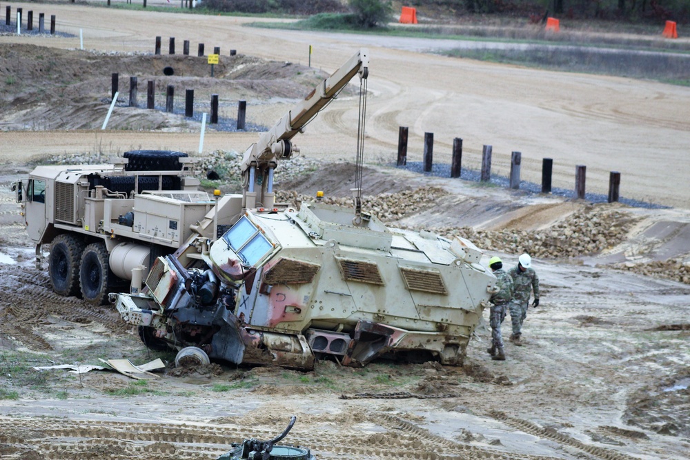 Fort McCoy RTS-Maintenance holds first vehicle recovery operations course for fiscal year 2021