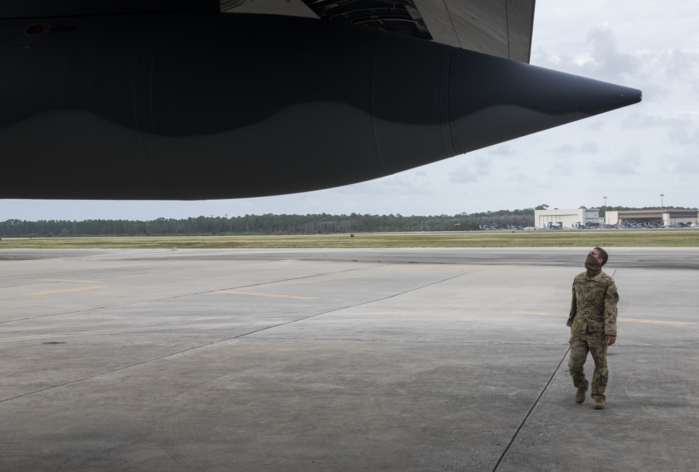 Gunship crew maintains mission readiness