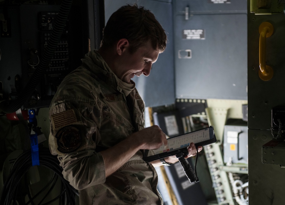 Gunship crew maintains mission readiness