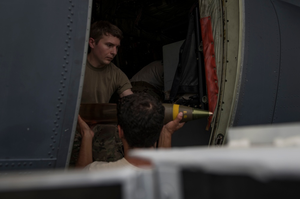 Gunship crew maintains mission readiness