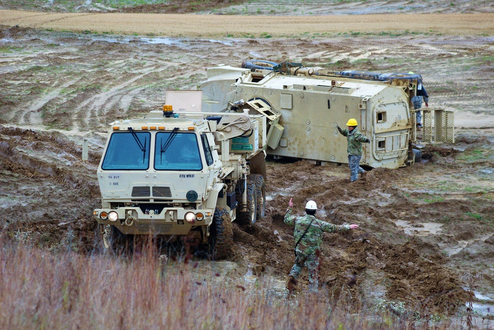 Fort McCoy RTS-Maintenance holds first vehicle recovery operations course for fiscal year 2021