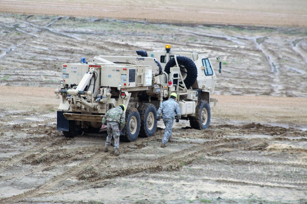 Fort McCoy RTS-Maintenance holds first vehicle recovery operations course for fiscal year 2021