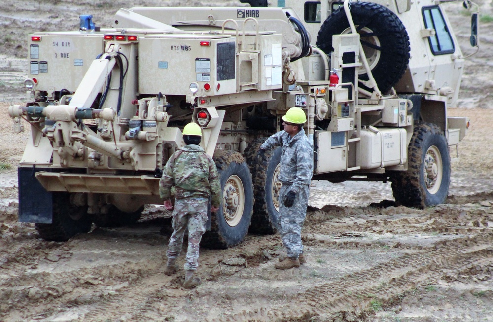 Fort McCoy RTS-Maintenance holds first vehicle recovery operations course for fiscal year 2021
