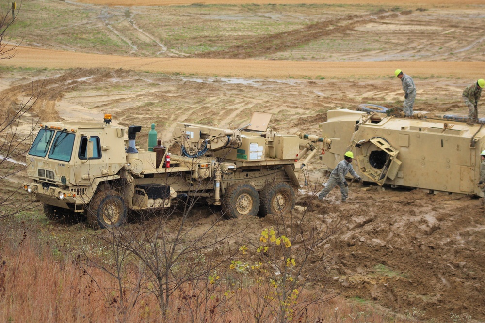 Fort McCoy RTS-Maintenance holds first vehicle recovery operations course for fiscal year 2021