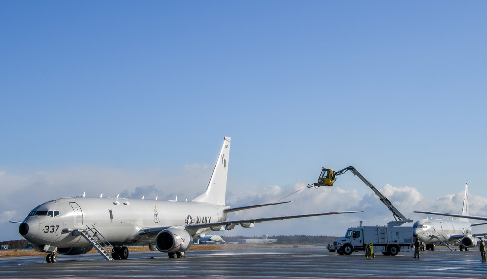 VP-1 De-ices P-8A Poseidon