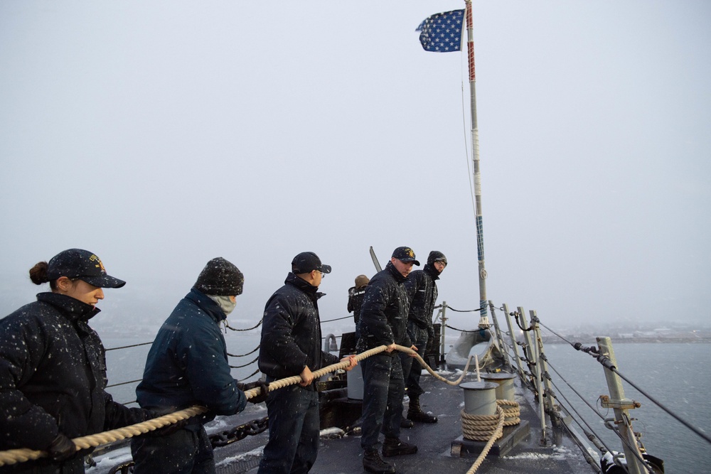 USS Ross (DDG 71) departs Tromso