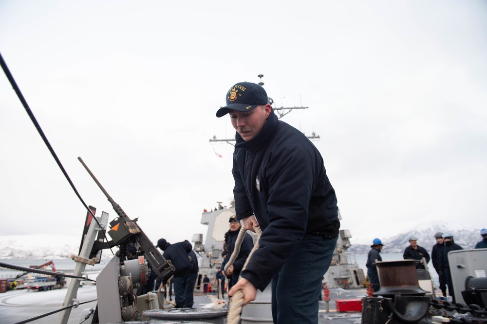 USS Ross (DDG 71) departs Tromso