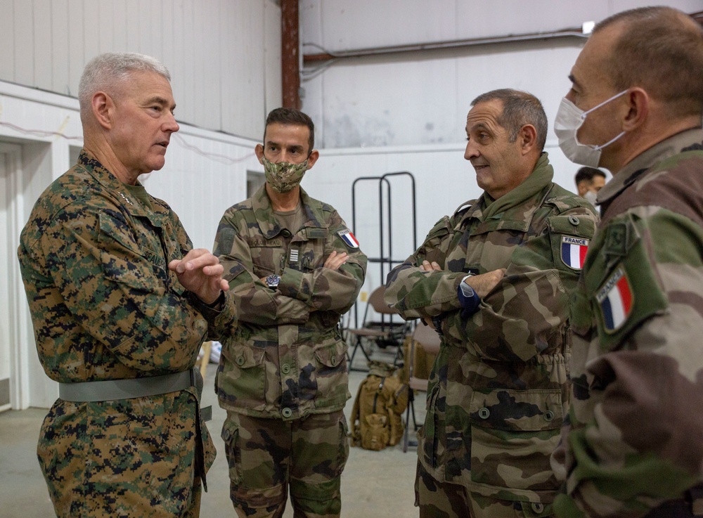 II MEF commanding general meets French Land Forces commander