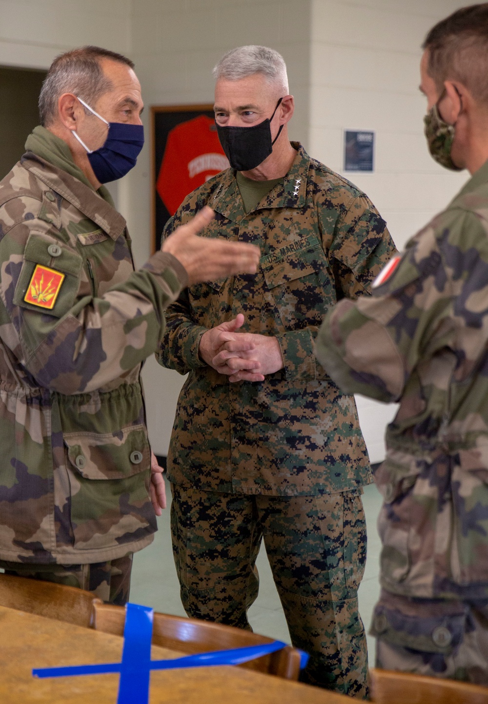 II MEF commanding general meets French Land Forces commander