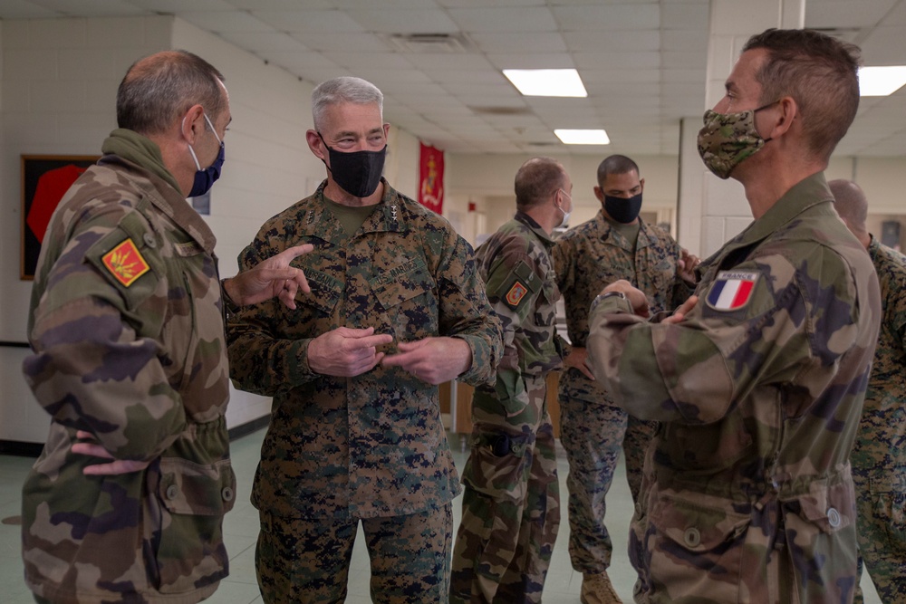 II MEF commanding general meets French Land Forces commander