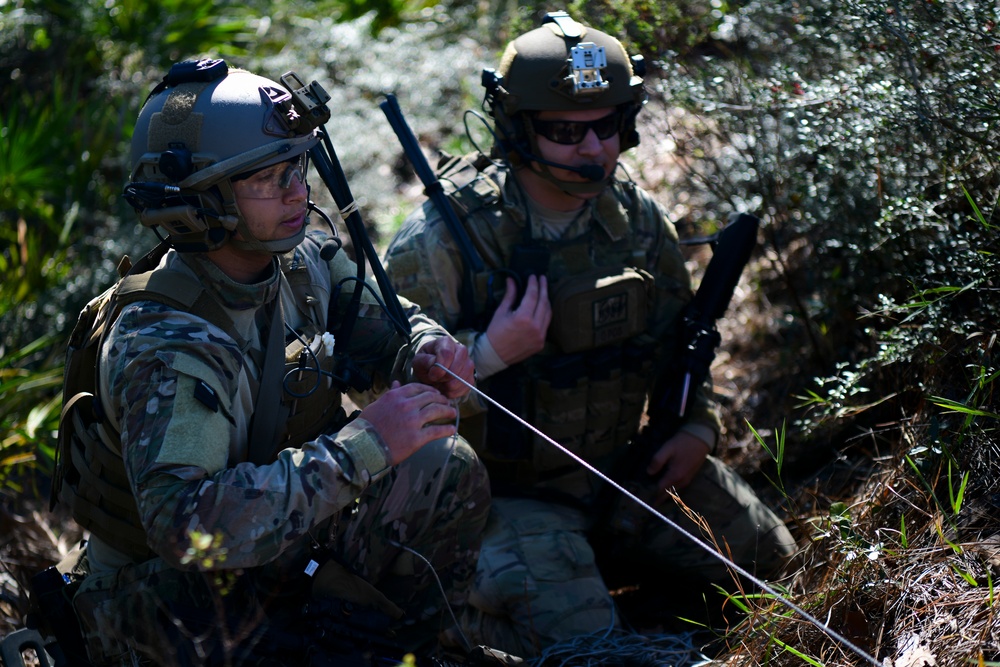 Hurlburt Field’s EOD and DAGRE conduct full training exercise