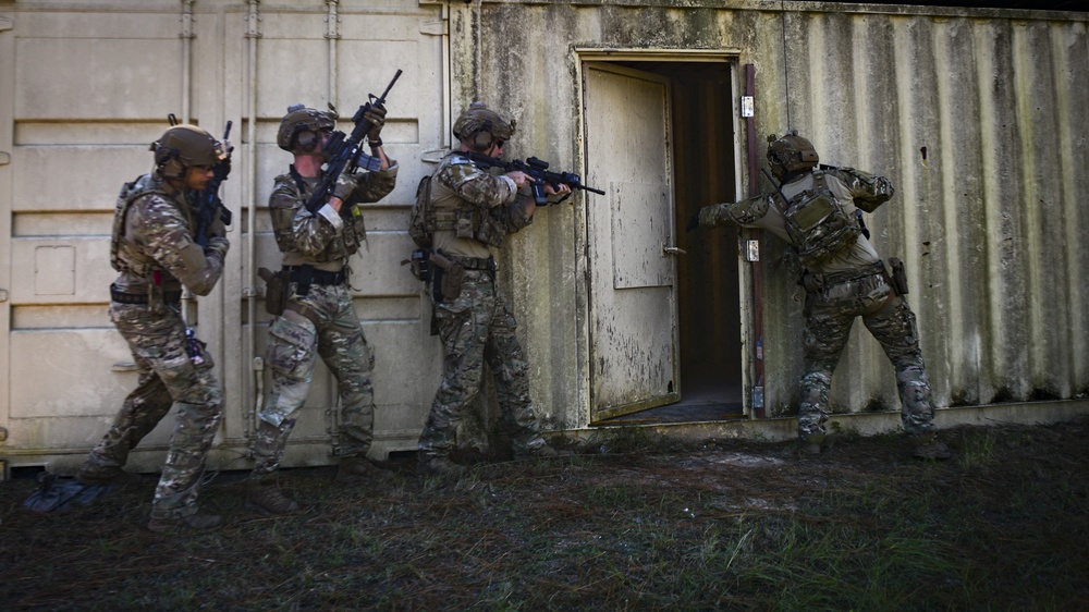 Hurlburt Field’s EOD and DAGRE conduct full training exercise