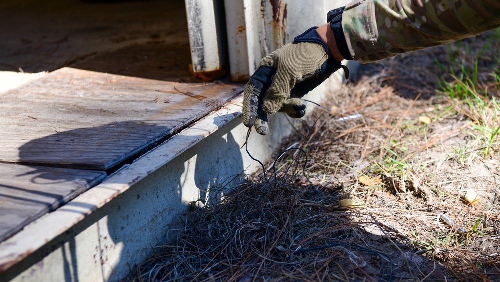 Hurlburt Field’s EOD and DAGRE conduct full training exercise