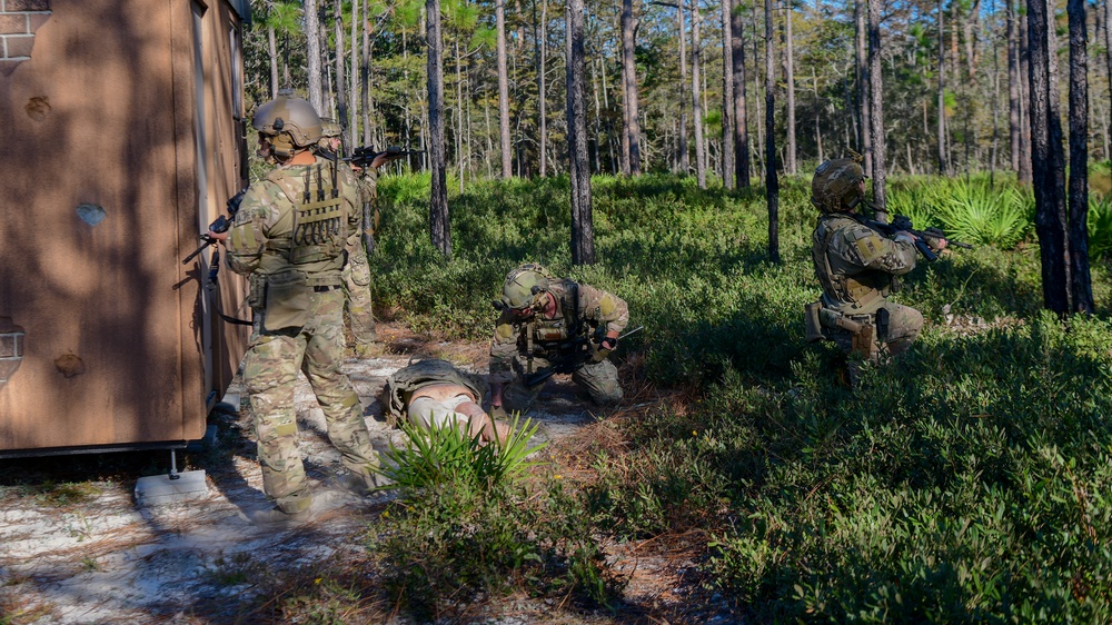 Hurlburt Field’s EOD and DAGRE conduct full training exercise