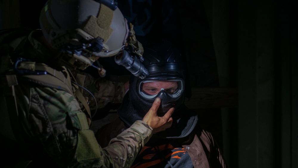 Hurlburt Field’s EOD and DAGRE conduct full training exercise