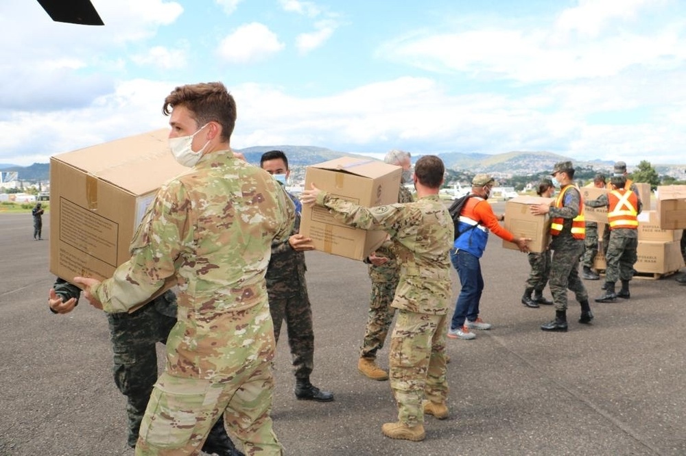 JTF-Bravo loads USAID for Puerto Lempira