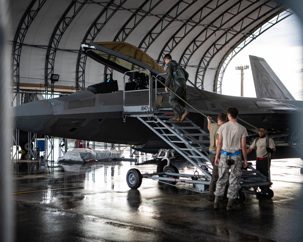 F-22s Prepare for Guam Veteran's Day Flyover