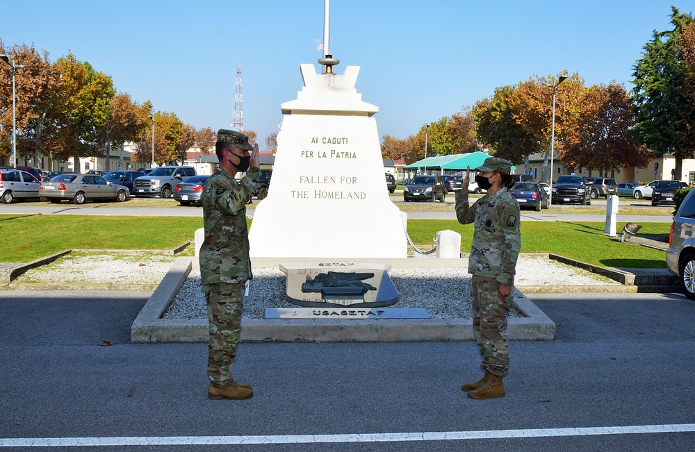 SETAF Commanding General re-enlists Finance NCO at Camp Ederle, Italy