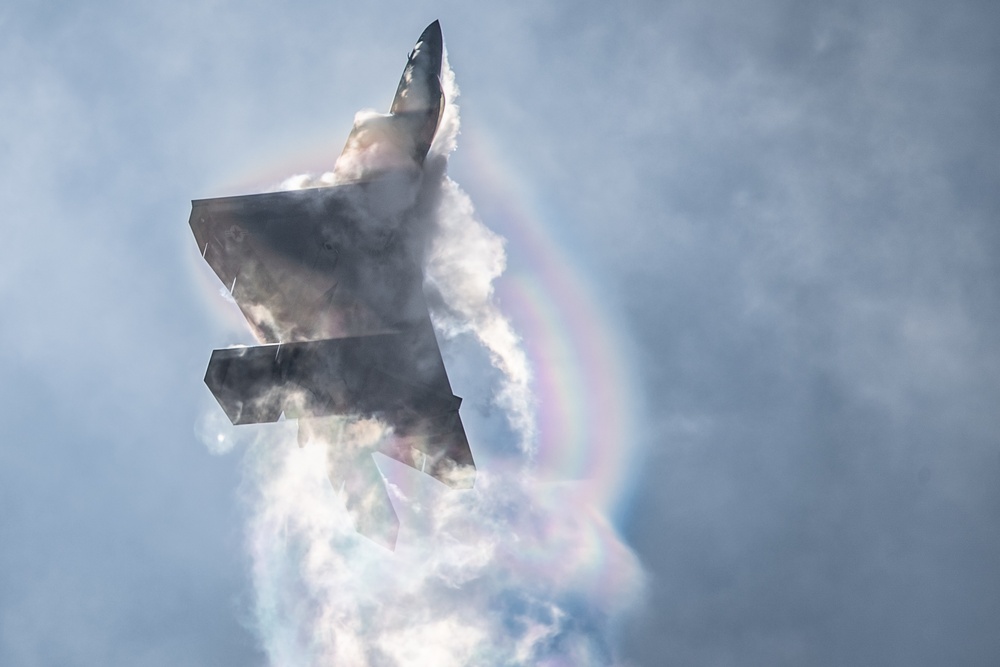 F-22 Dominates Dallas Air Show