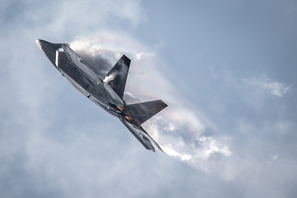 F-22 Dominates Dallas Air Show