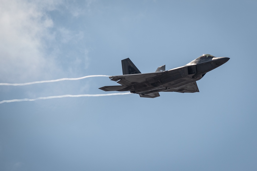 F-22 Dominates Dallas Air Show